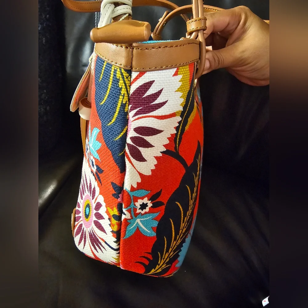 Spartina Island Tote Woven linen and leather Tote with leather Pom Pom charm NWT - Picture 10 of 16